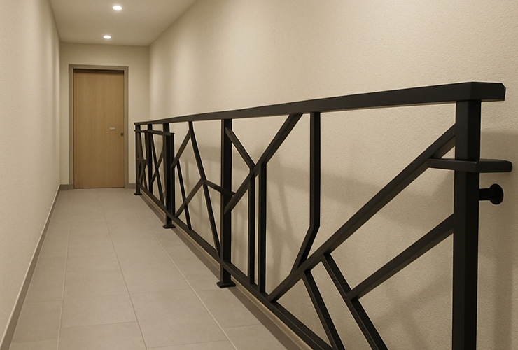 Custom Corridor Handrail: Enhance Safety & Style